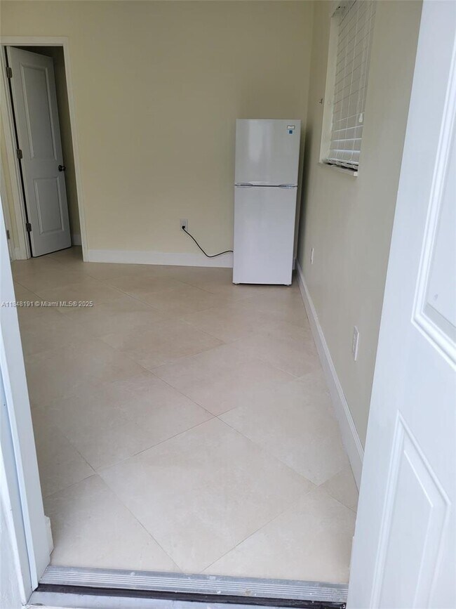 Photo - 19211 NW 48th Ct Unidad 0