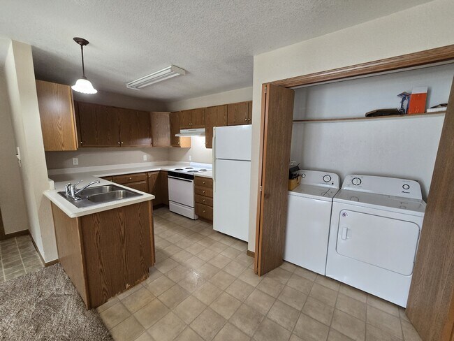 Photo - 619 Johnson St