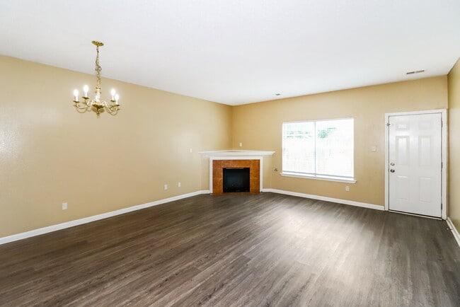 Photo - 4683 Waterfront Oak Dr