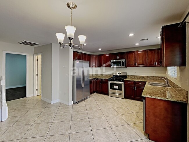 Photo - 2408 Cockatiel Dr