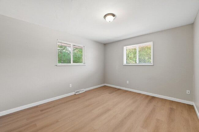 Photo - $2,240.95 with $300 Off the First Month's Rent, 5 Beds - 2 Bath, Triplex in Littleton with Shared... Unit #5571