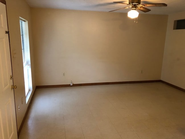 Building Photo - 13368 Berry Bowl Rd Unit A