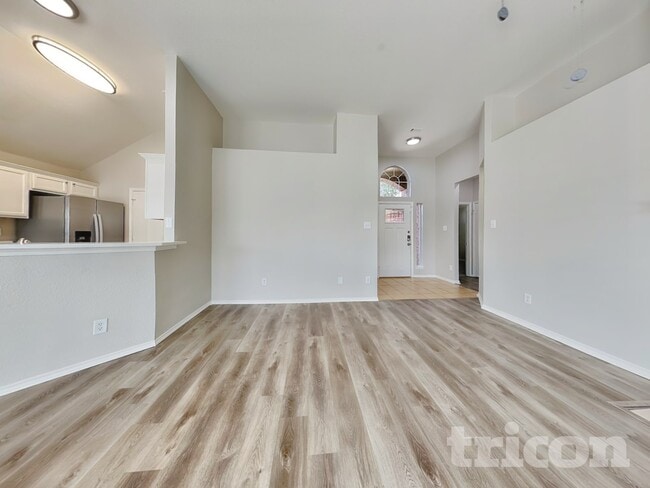 Photo - 132 Tall Meadow St