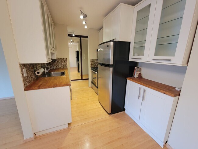 Photo - Newly Updated 1 Br/1 Ba Condo w/Hdwd Flrs,...