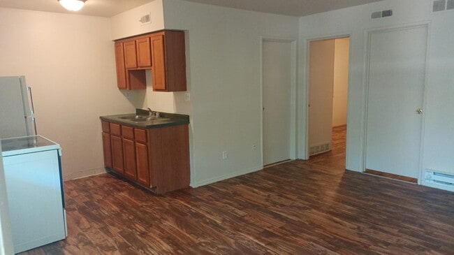Building Photo - 2408 Williams Creek Rd Unit 2408-42