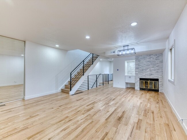 Building Photo - 3050 W 32nd Ave Rental