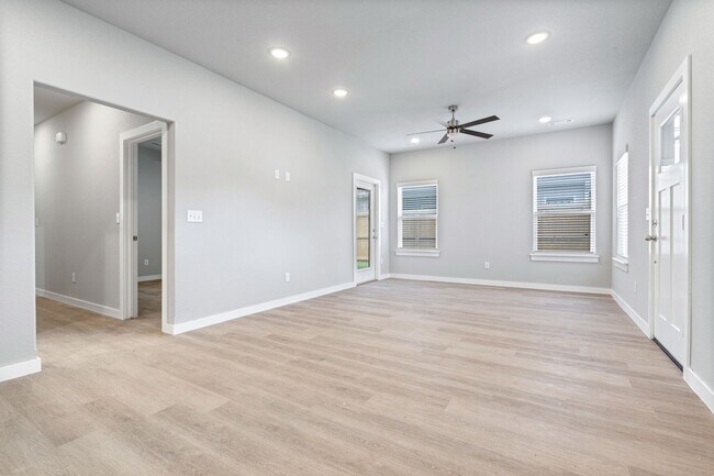 Photo - 276 N Hunter St-Lot 48 Farmington Hills Unidad #2