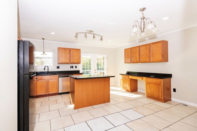 Photo - Lovely 3 Bedroom 2 Bathroom Home