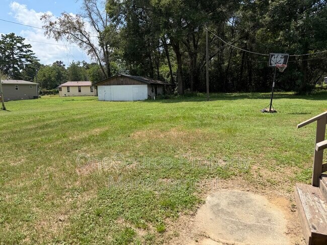 522 Charlie Harris Loop