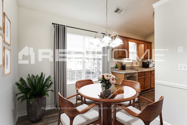 Photo - 125 W Village Ct