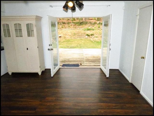 Photo - 101 White Oak Ln