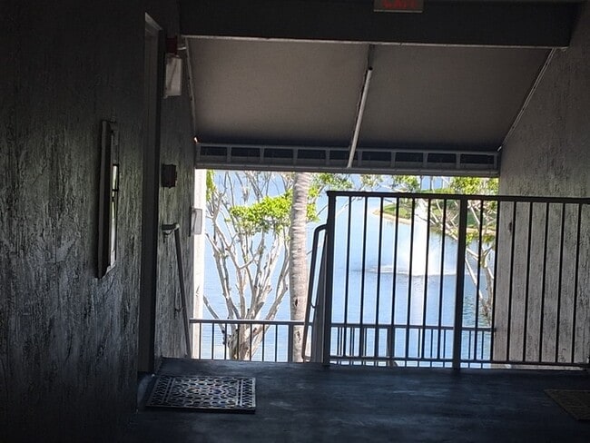 Photo - Cozi, breezy condo unit. Unit APT 305