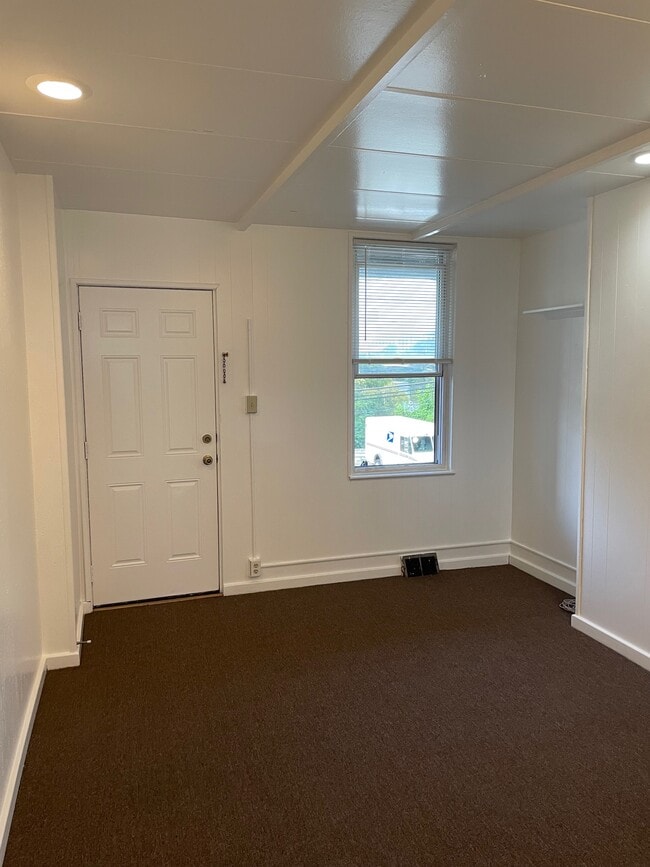 Photo - 362 S Bouquet St