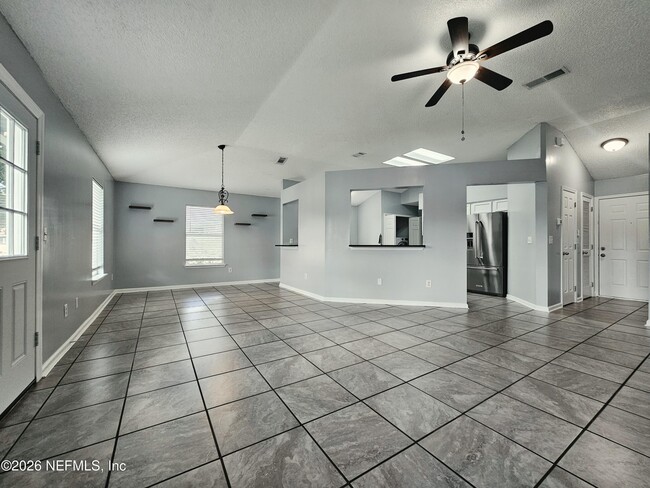 Photo - 13041 Staffordshire Dr S