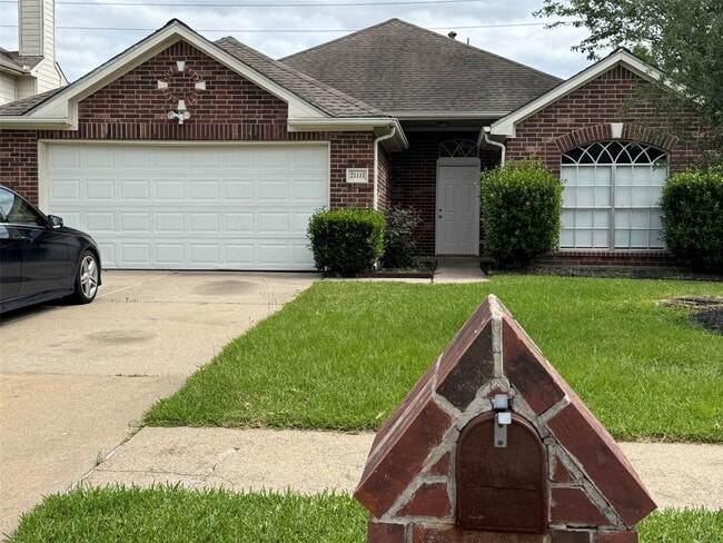 Building Photo - 21111 Woodland Green Dr