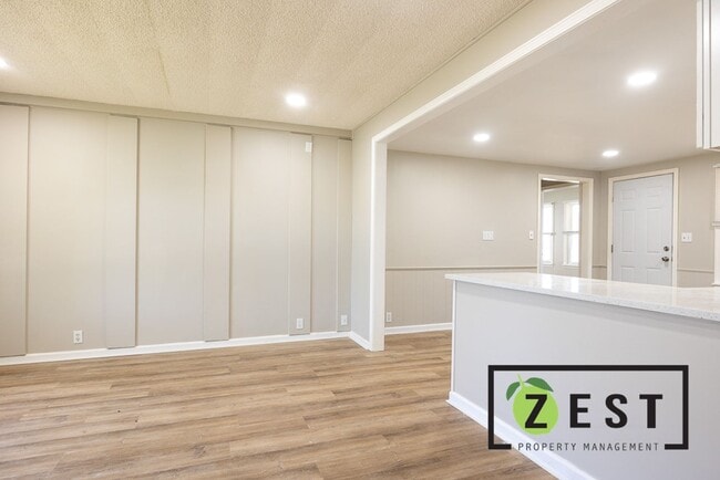 Photo - 20933 Ridgemont Rd