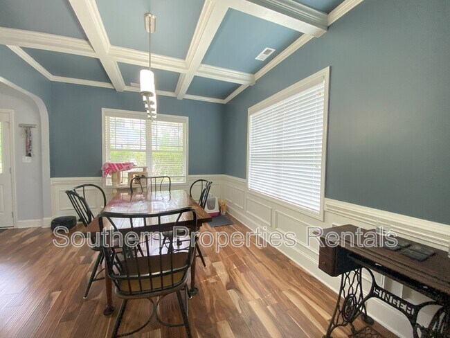 Photo - 351 Maplewood Dr