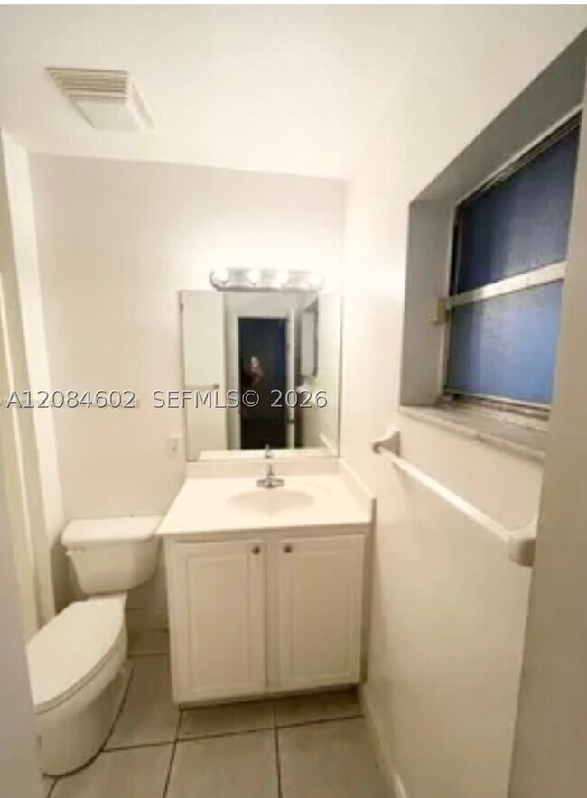 Photo - 5219 SW 43rd Terrace Unit 2