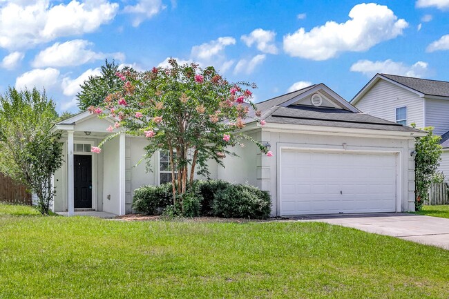 Photo - In the Heart of Richmond Hill - Mainstreet