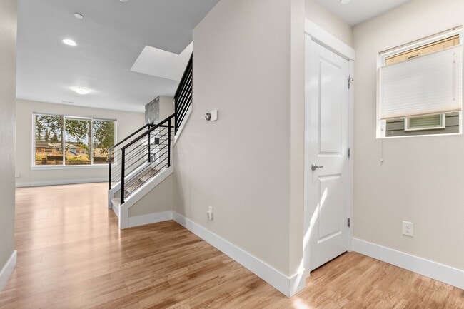 Photo - 3Bd/2.5Ba Lynnwood Home
