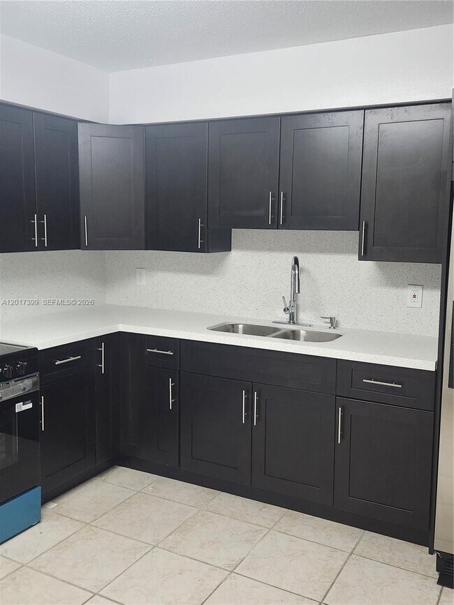 Photo - 3901 SW 51st St Unidad 3903