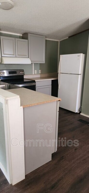 Building Photo - 12 Glimmer Dr