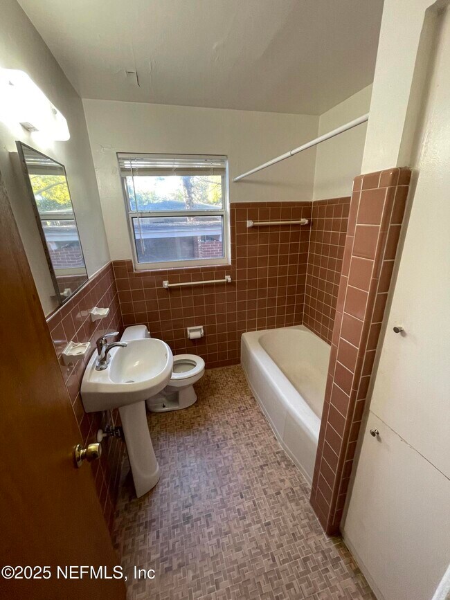 Photo - 5452 Santa Rosa Way Apartamento Unidad 4