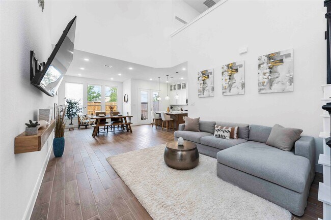 Photo - 11247 Buchanan Cvs Ln