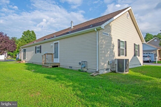 Photo - 192 Daffodil Dr