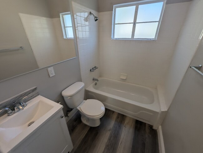 Photo - 324 Roseville St