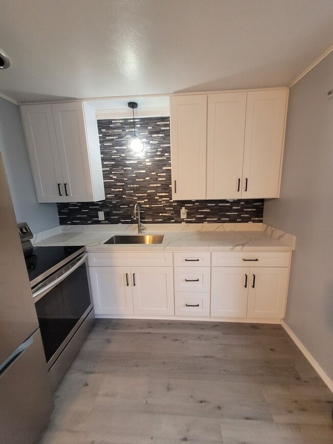 Building Photo - 34829-34829 Seavey Loop Rd Unit 34825 Seavey Loop Rd.