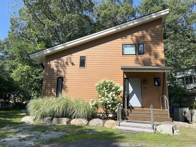 Building Photo - 34 Wood St Rental