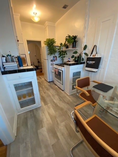 Cocina - 464 N Spaulding Ave Unidad Lower Back