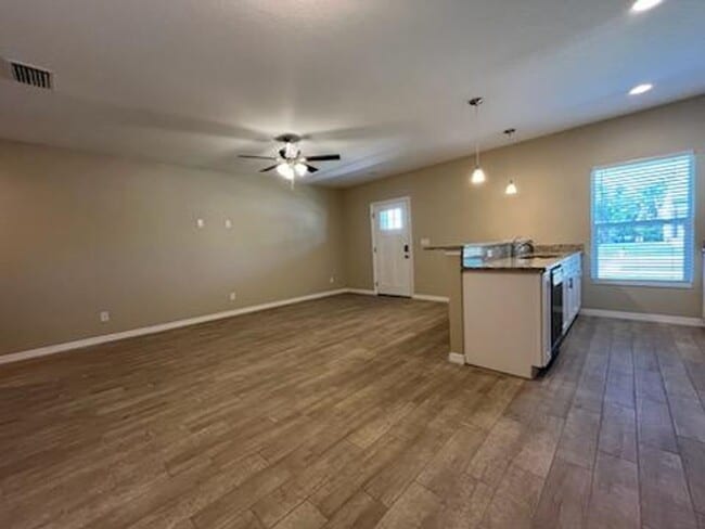 Photo - 3 Bed 2 Bath