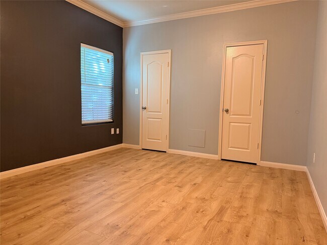 Photo - 1147 Norham St