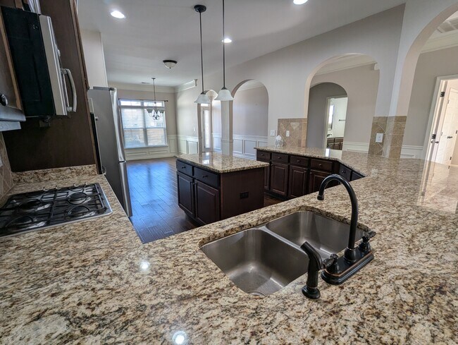 Photo - 209 Lovelace Ct