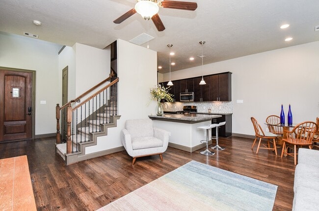 Photo - 78 Aventura Pl