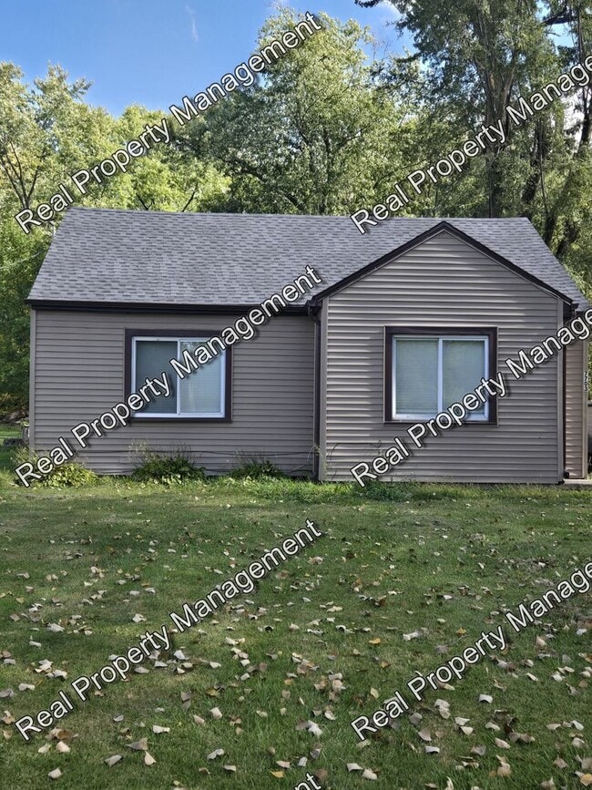Building Photo - Two Bedroom Ranch