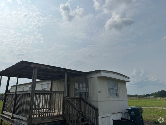 Building Photo - Quiet Dover Mobile Home Park