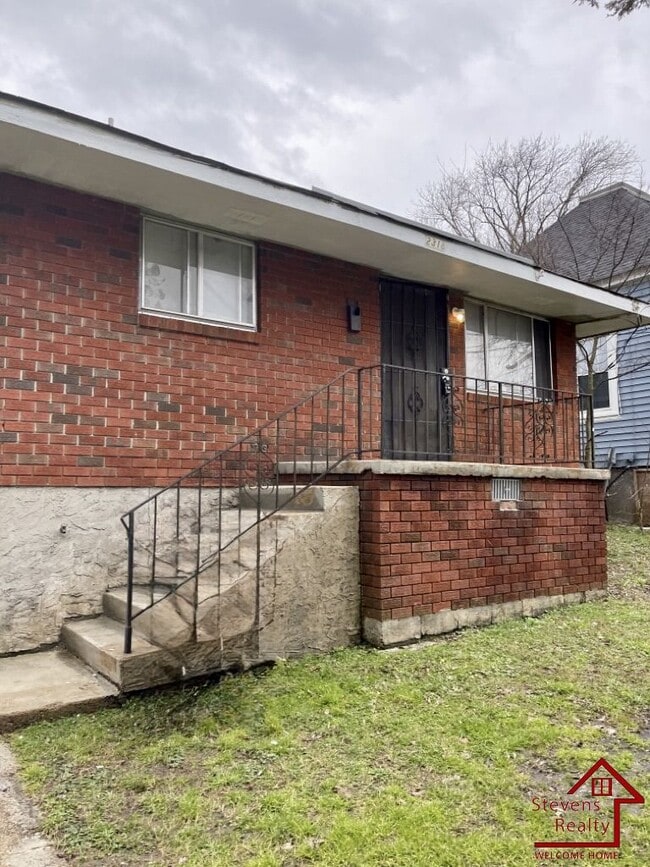 Photo - 2318 N Chamberlain Ave House