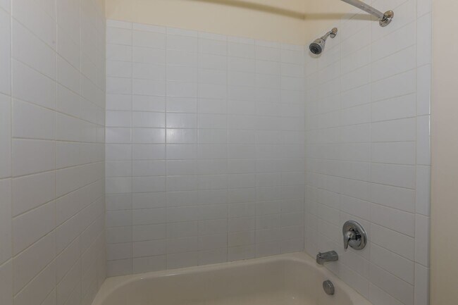 Photo - 2/Bdrm 2/Bath - 1036sf - Waterfront