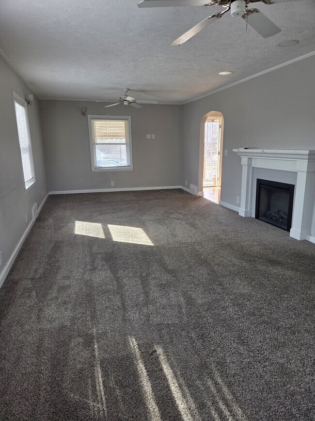 Photo - 2005 Interurban Rd