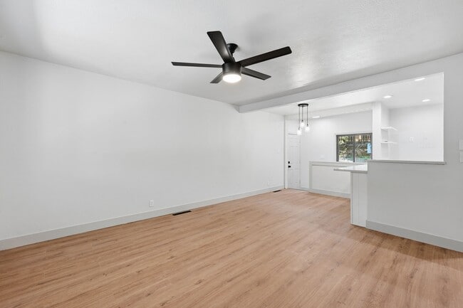 Photo - 1315 Oswego St