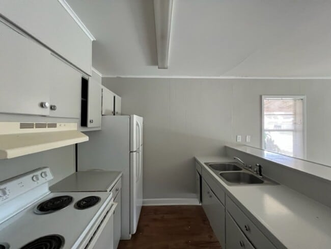 Building Photo - 242 Georgia Ave