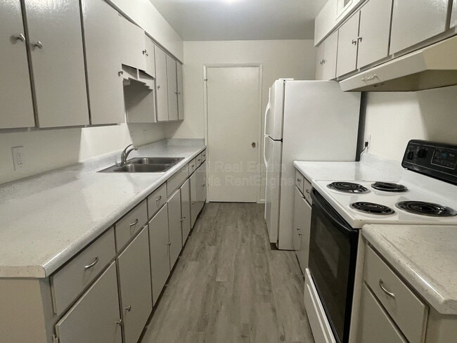 Building Photo - 4719 N 15th Ave Unit 4