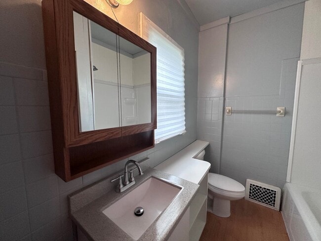 Photo - 101 Buchanan-