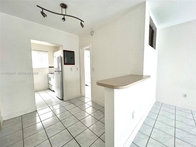 Photo - 315 69th St Unidad 110