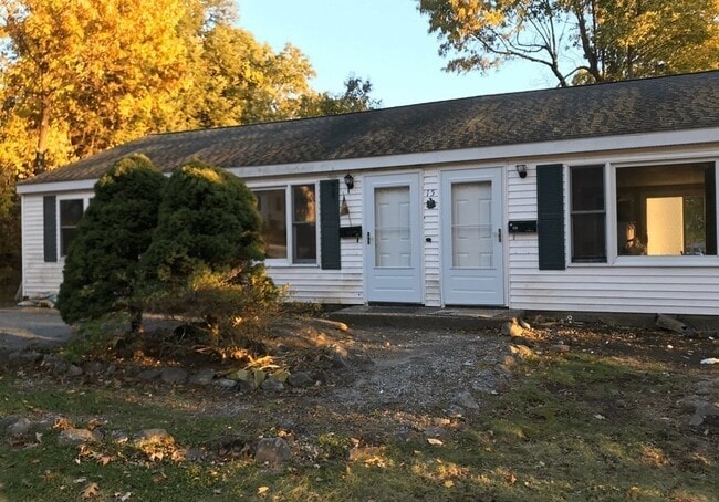 Building Photo - 15 Eustis St Unit A