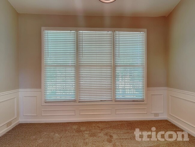 Photo - 1017 Chatsworth Ln