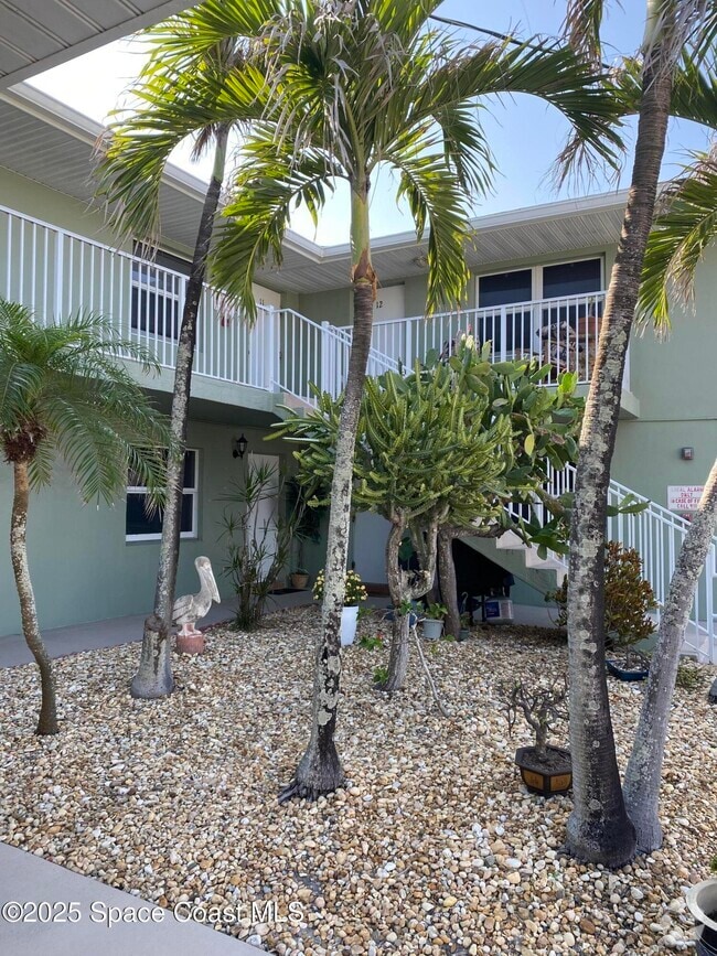 Building Photo - 1369 Jimmy Buffett Mem Hwy Unit 5 Rental